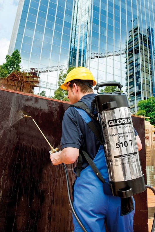 GLORIA Hochleistungssprühgerät 510 T Profiline im Einsatz auf dem Bau